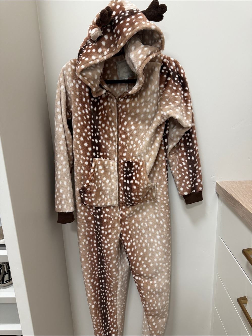 Peaches & Dream Soft Reindeer Onesie Pjs
Great costume or fun snuggle pjs -Small